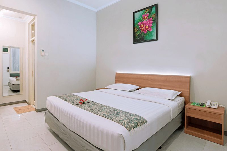 Bedroom 5, Riverstone Hotel & Cottage, Malang