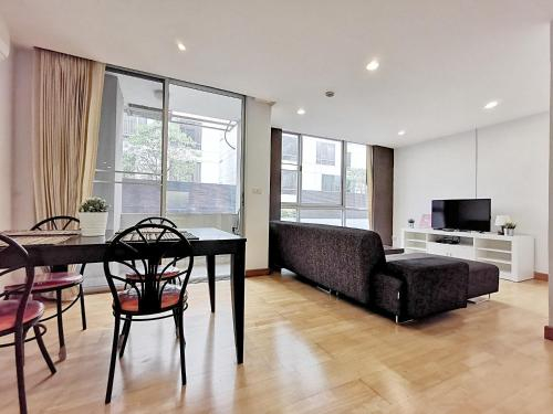 Perfect Warm Home 2BR2WC, Wattana