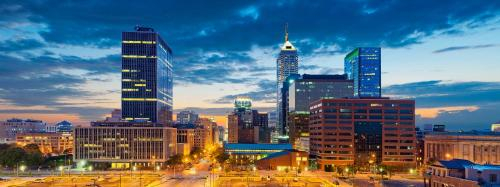 ☆Modern Comfort 2BR Apt + Fully Equipped/Furnished, 5min Downtown☆, Marion