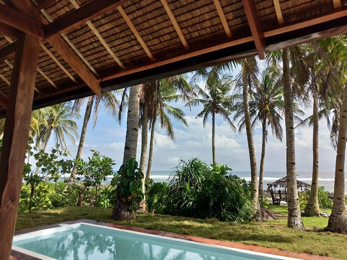 Rip Tide Beachfront Villa w/ Private Pool, General Luna