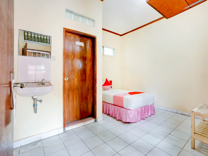 Bedroom 5, Super OYO 3261 Hotel Ratu, Denpasar