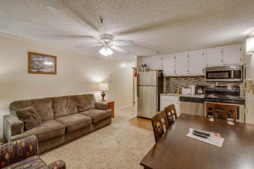 Stroll to Slopes, Village Area, Ski in-out MtLodge 351, Pocahontas