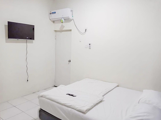 Bedroom 5, Agnes Residence near Blok M Mitra RedDoorz, South Jakarta