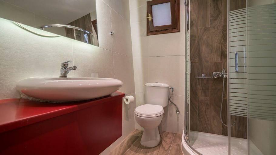 Bathroom 5, Fiore Beach Studios, Ionian Islands