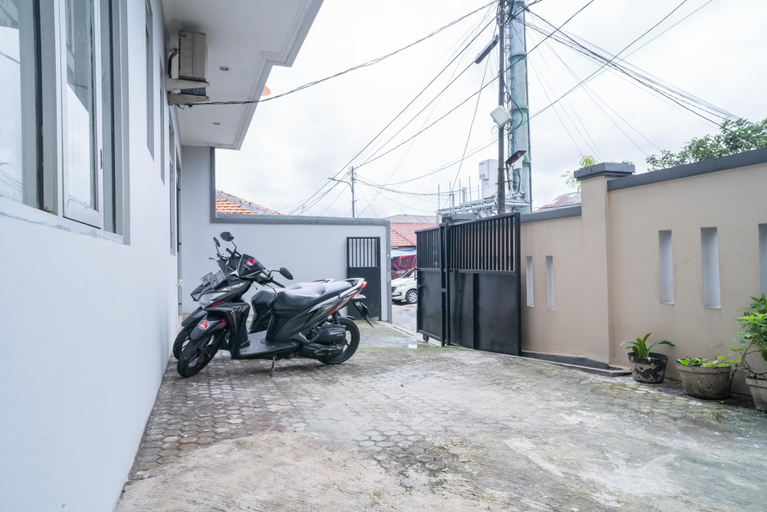 Exterior & Views 2, KoolKost Syariah near Universitas Moestopo Bintaro ( Minimum Stay 6 Nights ), Jakarta Selatan