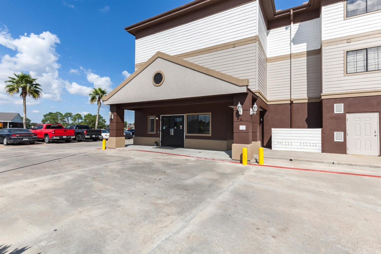 Exterior & Views 2, Studio 6 Port Arthur, TX - SE, Jefferson