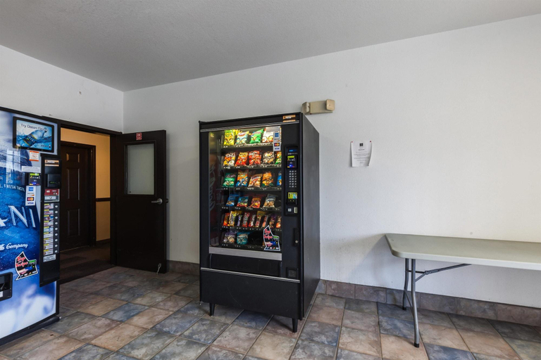 Public Area 3, Studio 6 Port Arthur, TX - SE, Jefferson