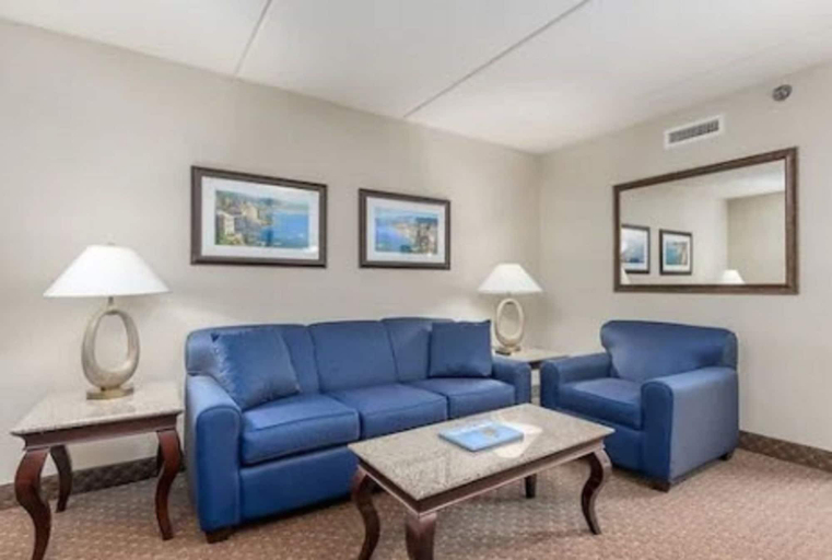 Public Area 3, Princess Royale Oceanfront Resort, Worcester