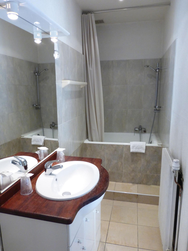 Bathroom 5, Hotel Abalone - Centre Gare, Gard