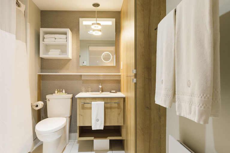 Bathroom 4, Hôtel Des Coutellier, Communauté-Urbaine-de-Québec