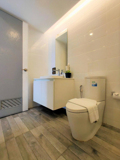 Bathroom 4, Silom Studios, Bang Rak