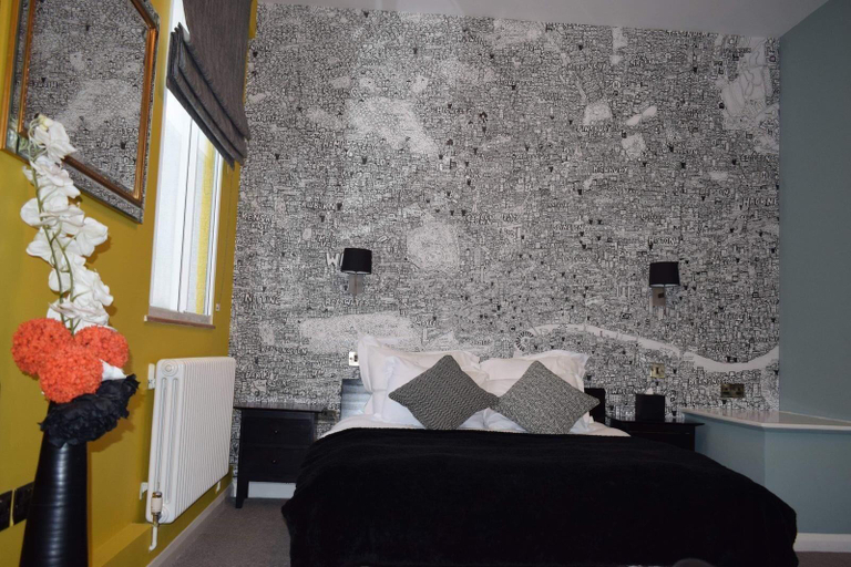 Bedroom 3, The Fitzrovia Belle Hotel, London