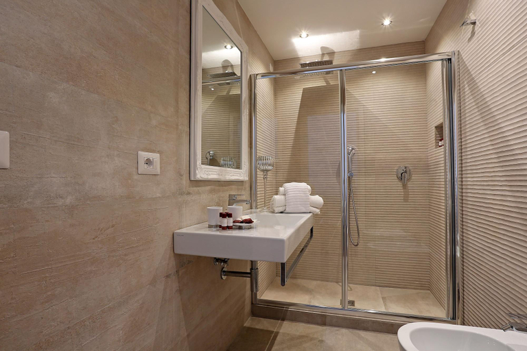 Bathroom 5, Spagna Art & Suites Daplace Collection, Rome