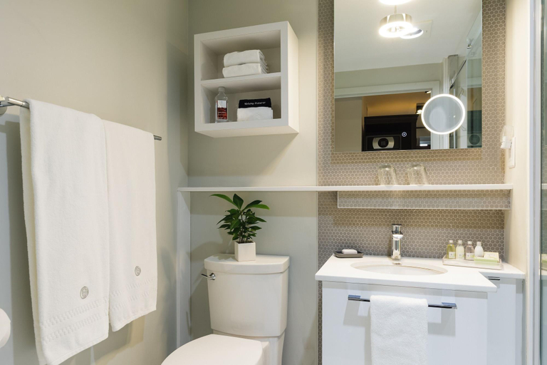 Bathroom 4, Hôtel Des Coutellier, Communauté-Urbaine-de-Québec