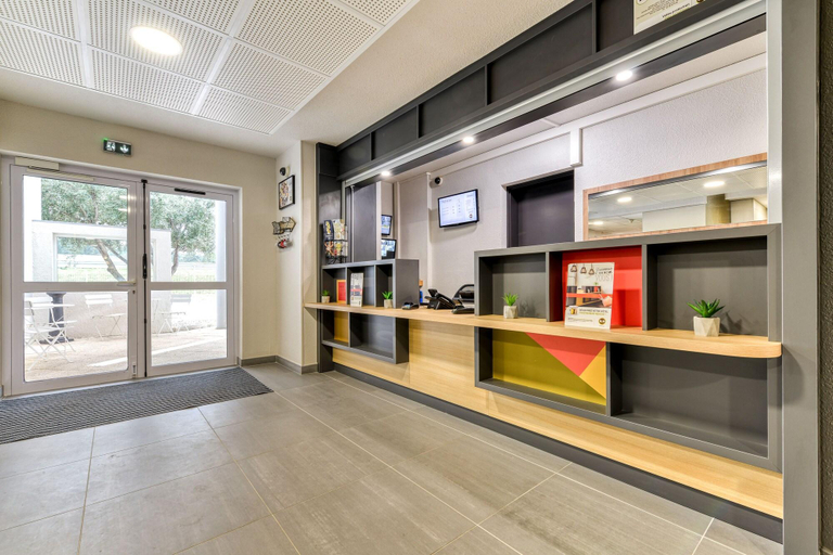 Public Area 3, B&B HOTEL Narbonne (2), Aude
