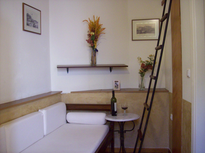 Bathroom 5, En Ermoupoli, South Aegean