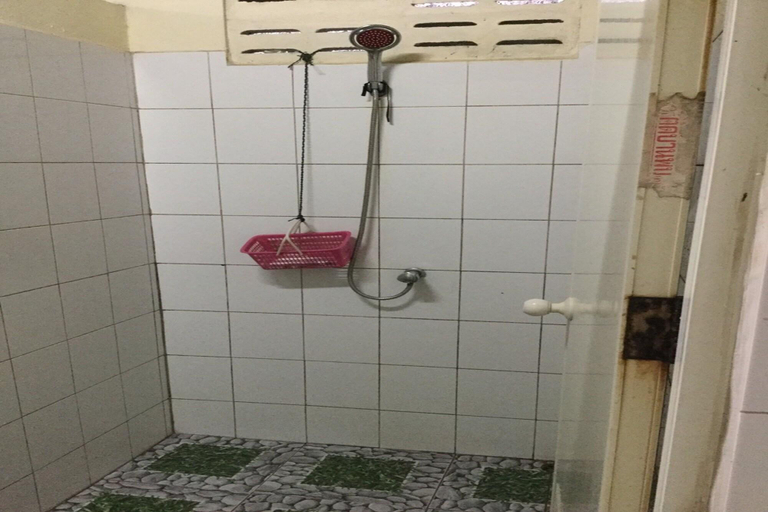 Bathroom, TARA INN, Mueang Krabi