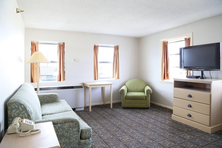 Bedroom 3, Flagship Oceanfront Hotel, Worcester
