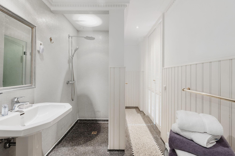 Bathroom 4, 717 Hotel, Amsterdam