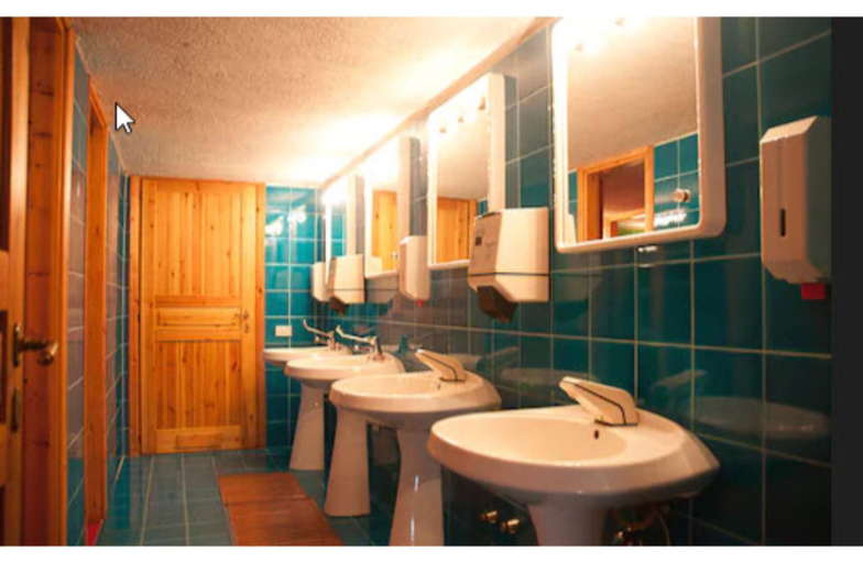 Bathroom 3, Hotel Scintilla, Nuoro