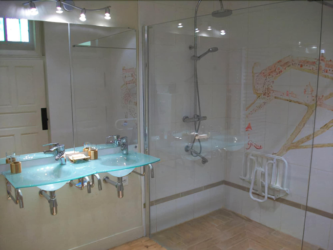 Bathroom 5, Chambres d'hotes au Chateau de Gizeux, Indre-et-Loire