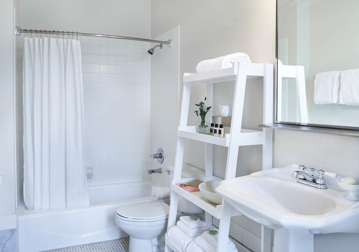 Bathroom 3, Inn At Carnall Hall, Washington