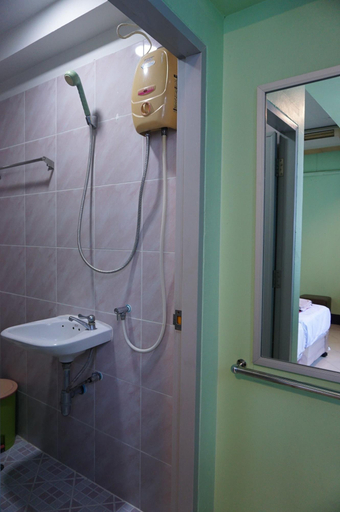 Bathroom 4, Bella Bella House, Phra Nakhon