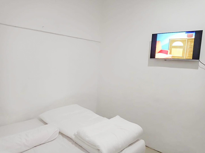 Bedroom 5, Agnes Residence near Blok M Mitra RedDoorz, South Jakarta