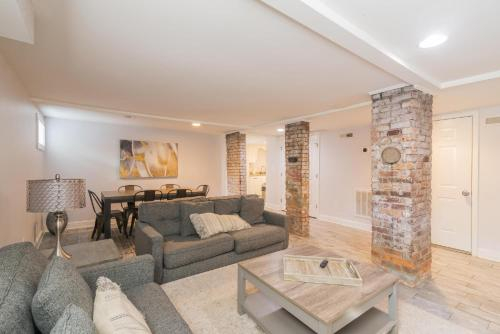 Cool Guest House - Close to Uptown - Walk Everywhere, Mecklenburg