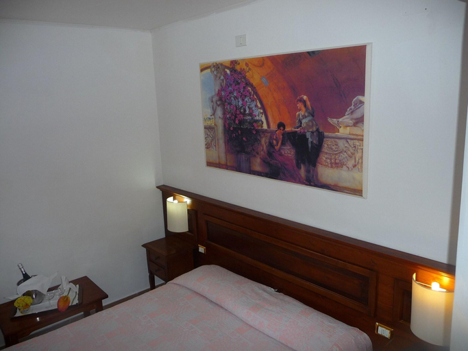 Public Area 2, Albergo del Sole, L'Aquila