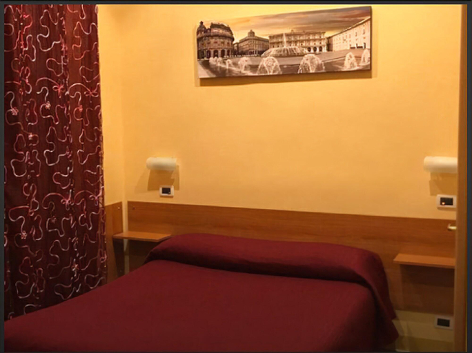 Bathroom 5, Albergo Parigi, Genova