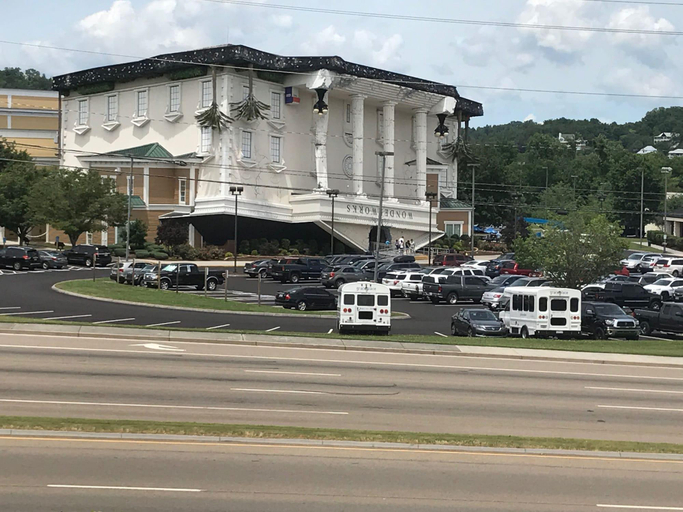 Exterior & Views 2, Pin Oak Parkway Inn, Sevier