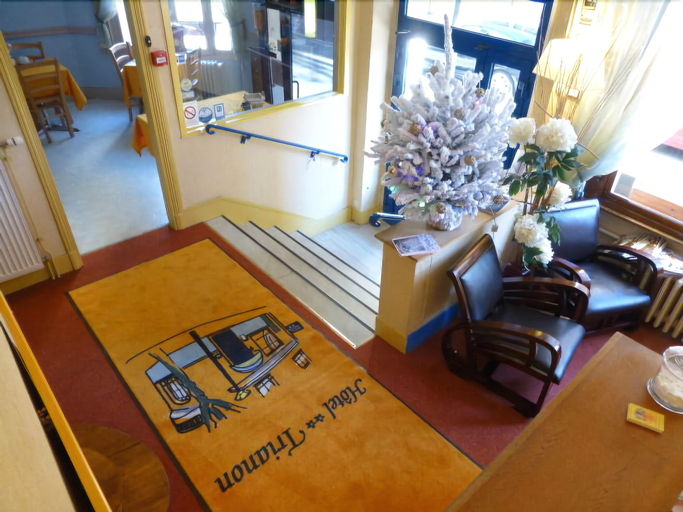 Public Area 2, Hôtel Trianon, Allier