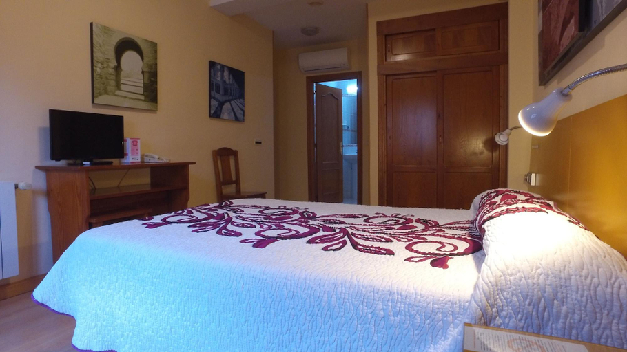 Bedroom 3, Hostal Santo Tome, Toledo