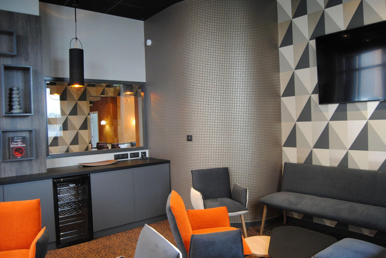 Public Area 3, Hôtel Roc De Massabielle, Hautes-Pyrénées