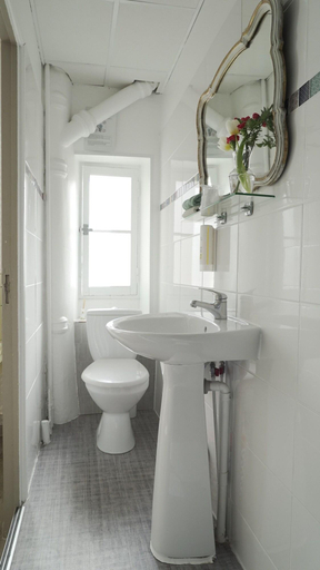 Bathroom 5, Hôtel des Dames, Alpes-Maritimes