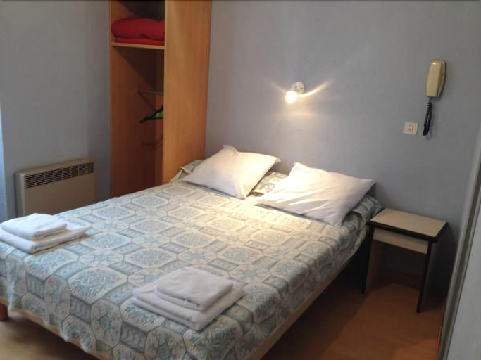 Bedroom 3, Hôtel Le Milan, Hautes-Pyrénées