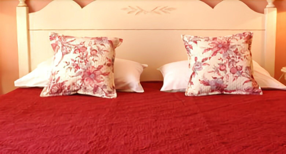 Bedroom 3, Le Clos De Pradines, Gard