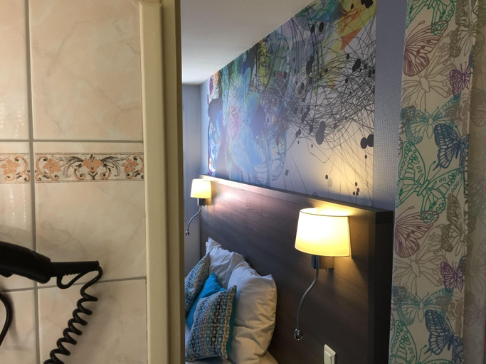 Public Area 3, Hotel de l'Avenue, Hautes-Pyrénées