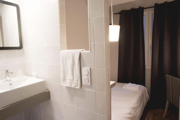 Bathroom, Hôtel Saint Roch Montpellier, Hérault