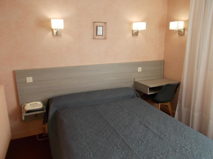 Bathroom 5, Hotel Le Vascon, Landes