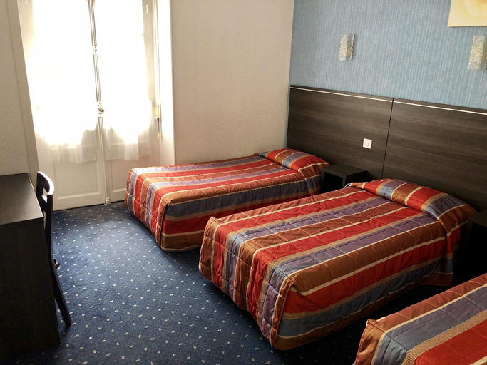 Bedroom 3, Hotel Metropole, Hautes-Pyrénées
