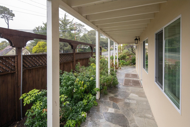 Exterior & Views 2, Vendange Carmel Inn & Suites, Monterey