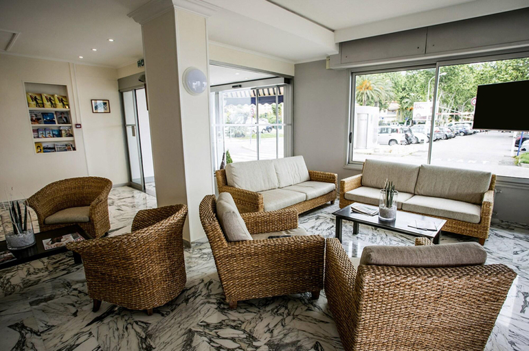 Public Area 3, Hôtel Le Dauphin, Alpes-Maritimes