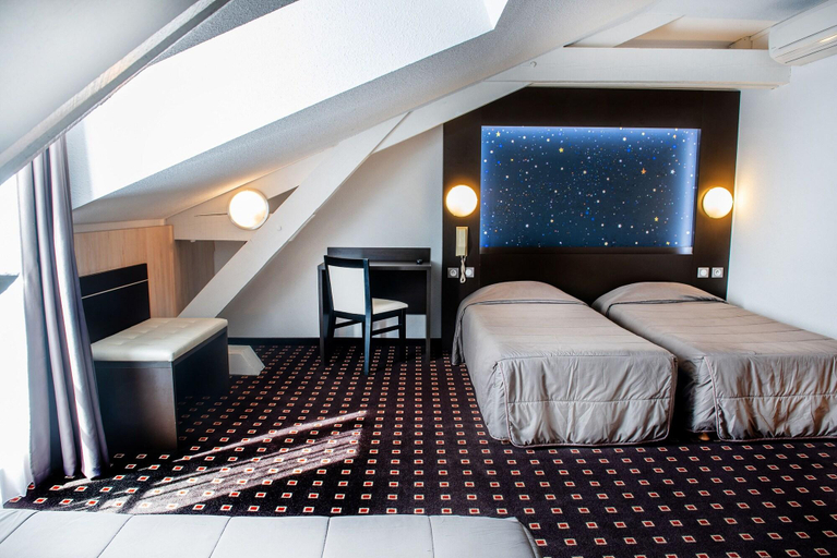 Bedroom 3, Hotel Stella, Hautes-Pyrénées