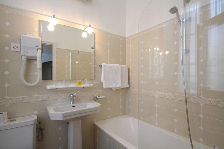 Bathroom 4, Hôtel Le Magnolia, Haute-Corse