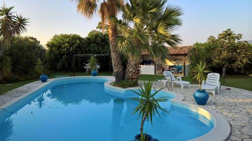 Villa with 3 bedrooms in Reggio Calabria with wonderful sea view private pool enclosed garden 10 m f, Reggio Di Calabria