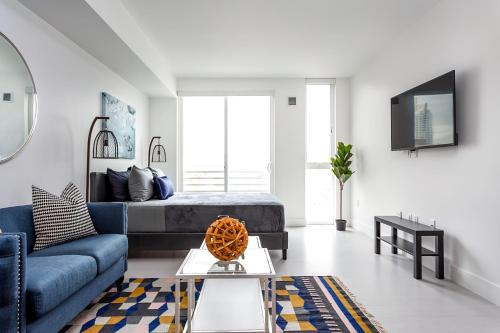 Glendale Finest Suite 2/1, Los Angeles