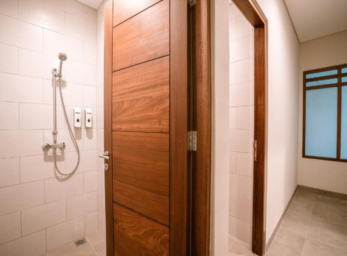 bathroom 5