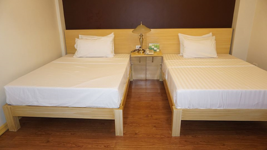 Bedroom 2, Festive Hotel Makati, Makati City